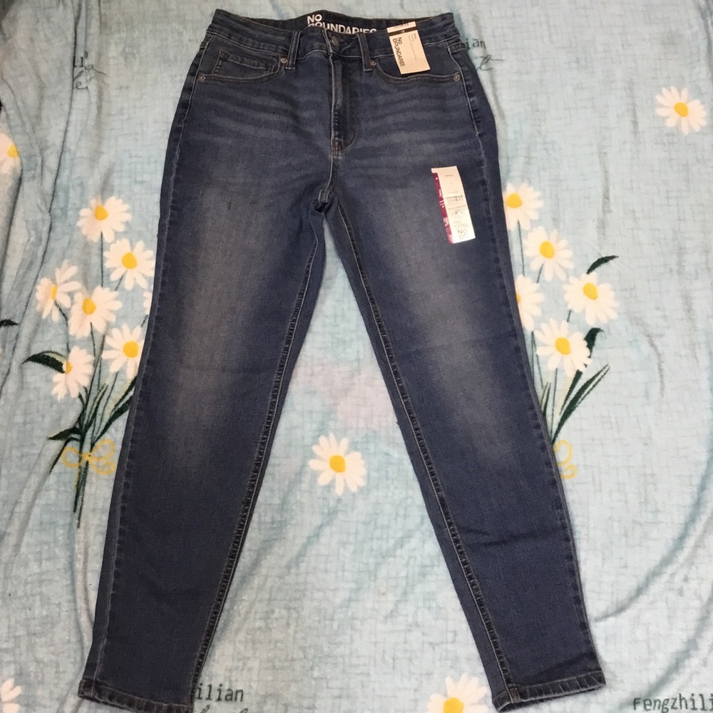 No Boundaries Women’s Dark Blue Skinny Jeans